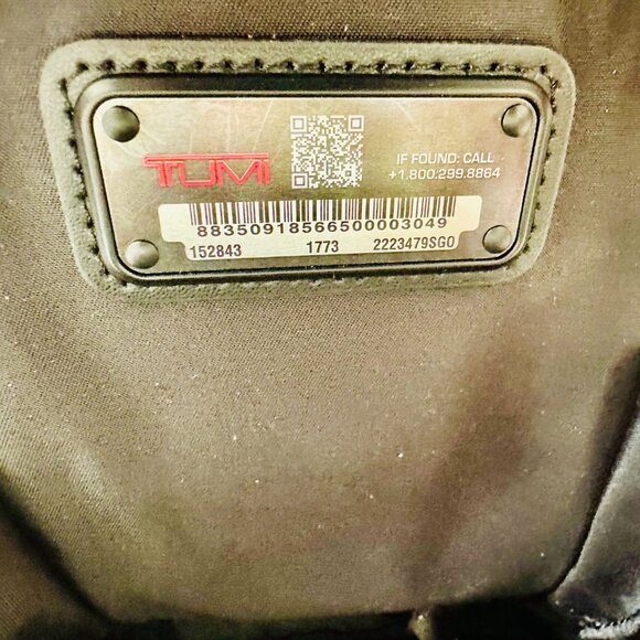 TUMI ROGERS OLIVE AND BLACK EXPANDABLE SMALL CROSSBODY BAG UNISEX $275 - Picture 8 of 9